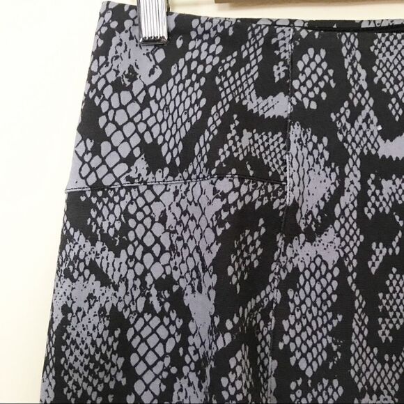 Lysse Viper Snake Stretch Pencil Skirt L Gray NEW - Picture 4 of 8